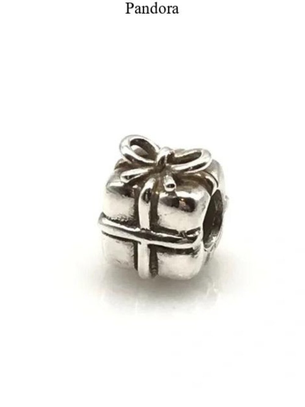 Pandora Retired Present Charm